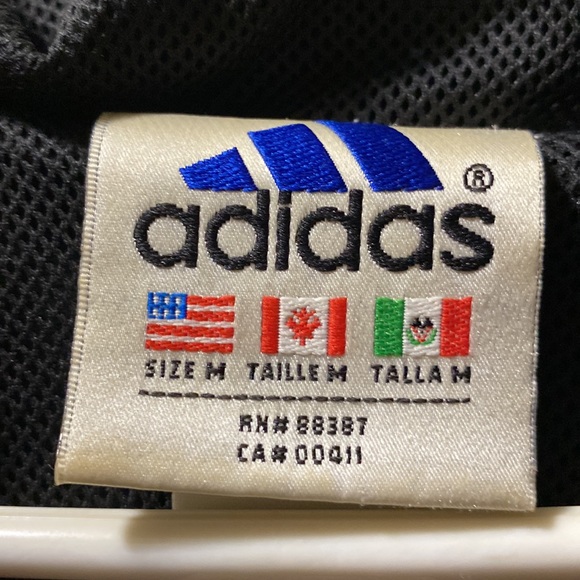EUC ADIDAS HEAVY WIND/RAIN JACKET Size: MEDIUM - Picture 5 of 7